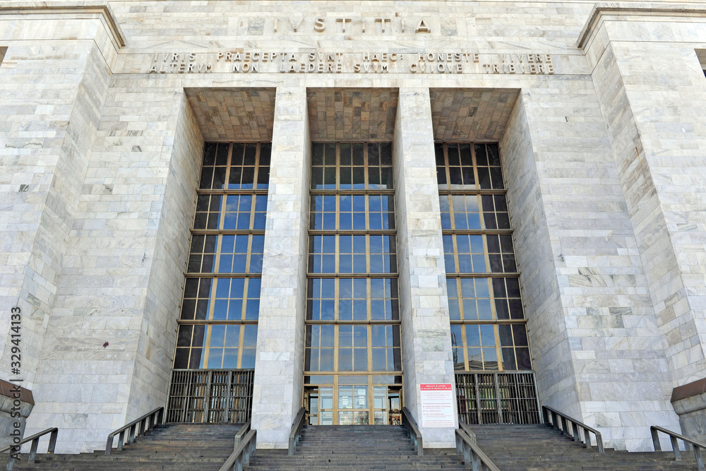 Fototapeta premium Italy - Milan march 10,2018 - Courthouse - court ( tribunale di Milano , Palazzo di giustizia )