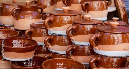 Fotografía typical clay pots from the Spanish area of Pereruela, (Zamora).