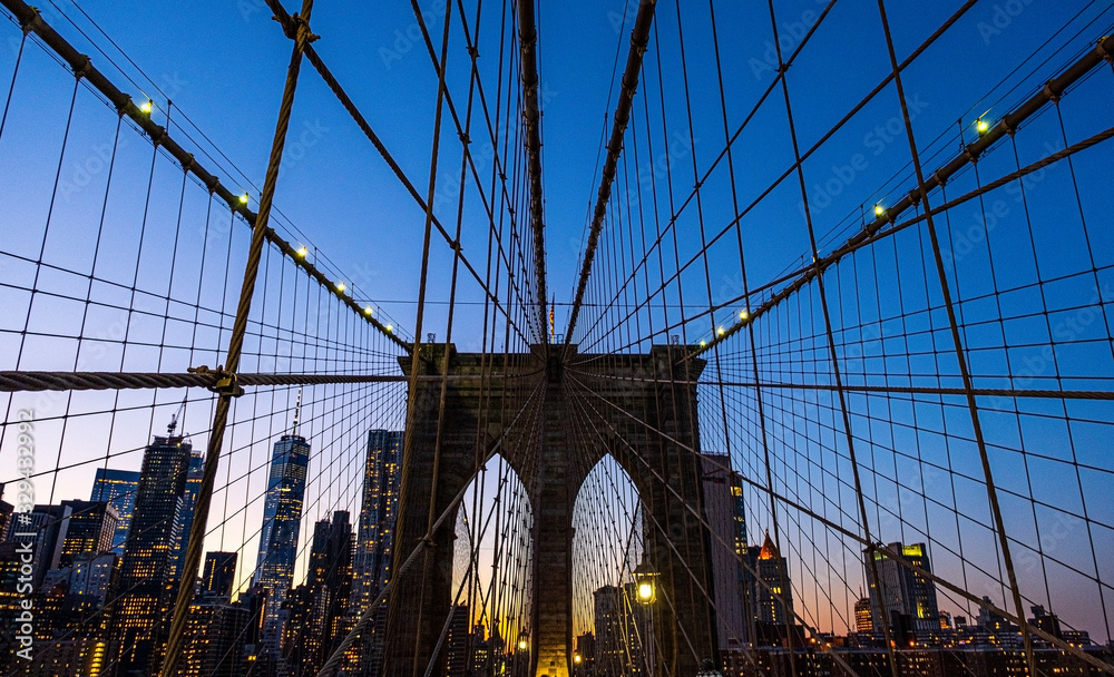 Fototapeta premium brooklyn bridge at night 