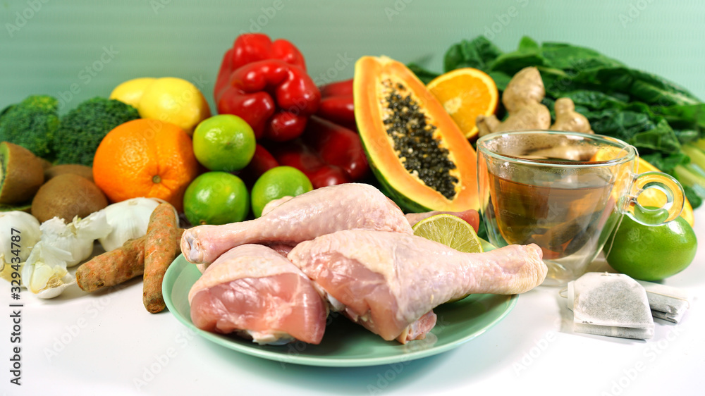 Foods that boost the Immune System. Citrus, red bell peppers, broccoli, garlic, ginger, spinach, almonds, turmeric, green tea, papaya, kiwi fruit, poultry and sunflower seeds. Foods that boost the Immune System. Citrus, red bell peppers, broccoli, garlic, ginger, spinach, almonds, turmeric, green tea, papaya, kiwi fruit, poultry and sunflower seeds.