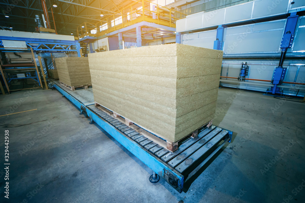 Fototapeta premium Block of filler for sandwich panels on industrial manufactory workshop