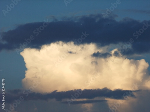 하늘과 신기한 구름