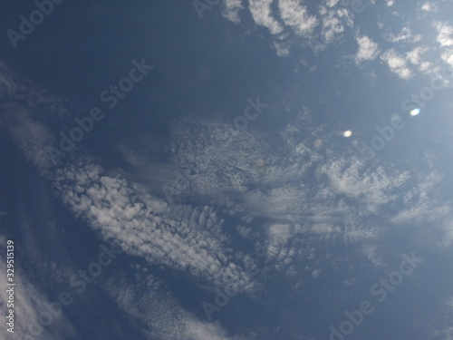 푸른 하늘과 구름