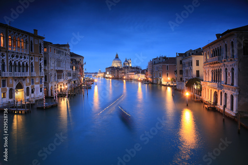 Grand canal of Venice city with beautiful architecture at dusk, Italy © Patryk Kosmider
