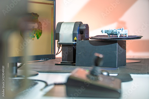 technically professional machine for 3D scanning and measurement of plastic moldings using a laser photo