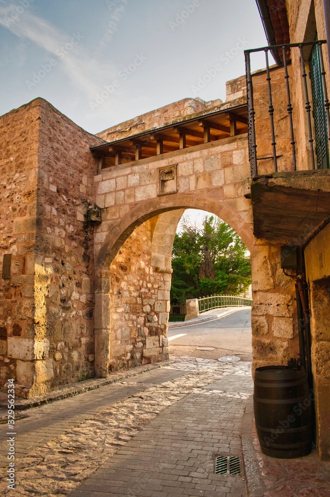 Arco medieval de Ayllon