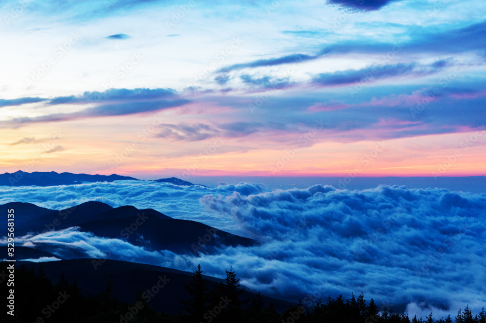 Naklejka premium 大雲海