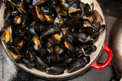 cooked fresh mussels