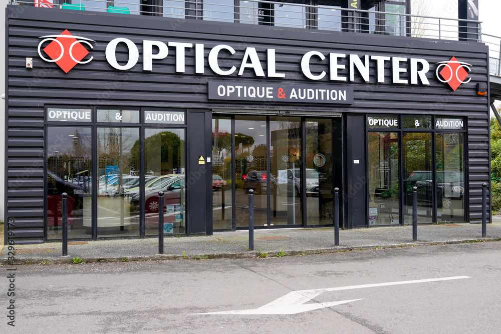 Optical center logo shop sign store french brand Optician glasses Photos |  Adobe Stock
