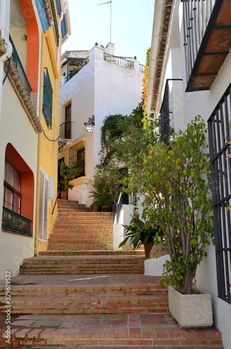 Fototapeta Naklejka Na Ścianę i Meble -  Stepped alley in Benahavis, Andalusia, Spain