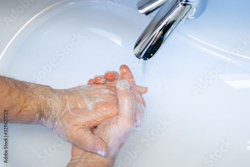 ..Hände waschen, Handhygiene, Symbolbild, 11.03.2020