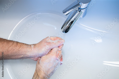 ..Hände waschen, Handhygiene, Symbolbild, 11.03.2020