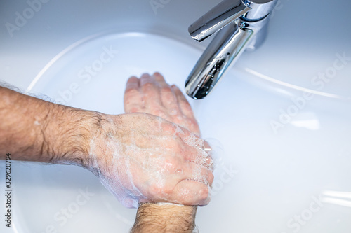 ..Hände waschen, Handhygiene, Symbolbild, 11.03.2020