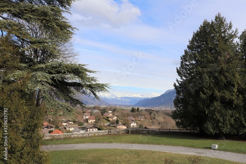 Parc du château de l'échelle dans La Roche sur Foron - ville La Roche sur Foron - Département Haute Savoie - France - Grand espace vert
