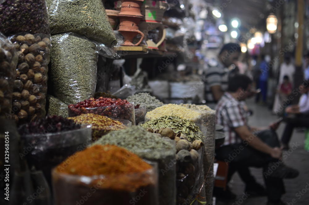 Marketwares - Dried flowers, spices, fruits