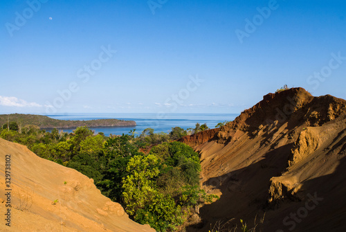 Point de vue sur les padzas de Dapani à Mayotte.