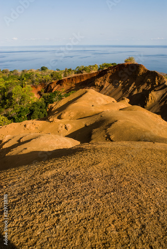 Point de vue sur les padzas de Dapani à Mayotte.