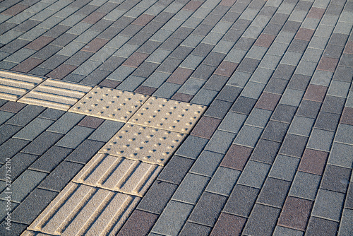 点字ブロック　歩道