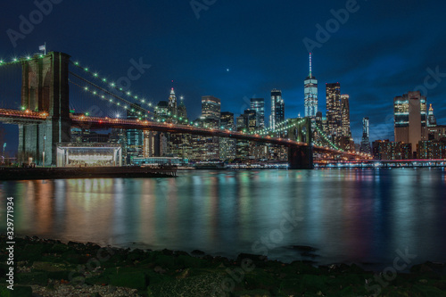 brooklyn bridge at night