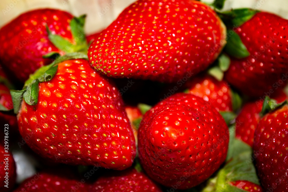 custom made wallpaper toronto digitalFresas rojas jugosas