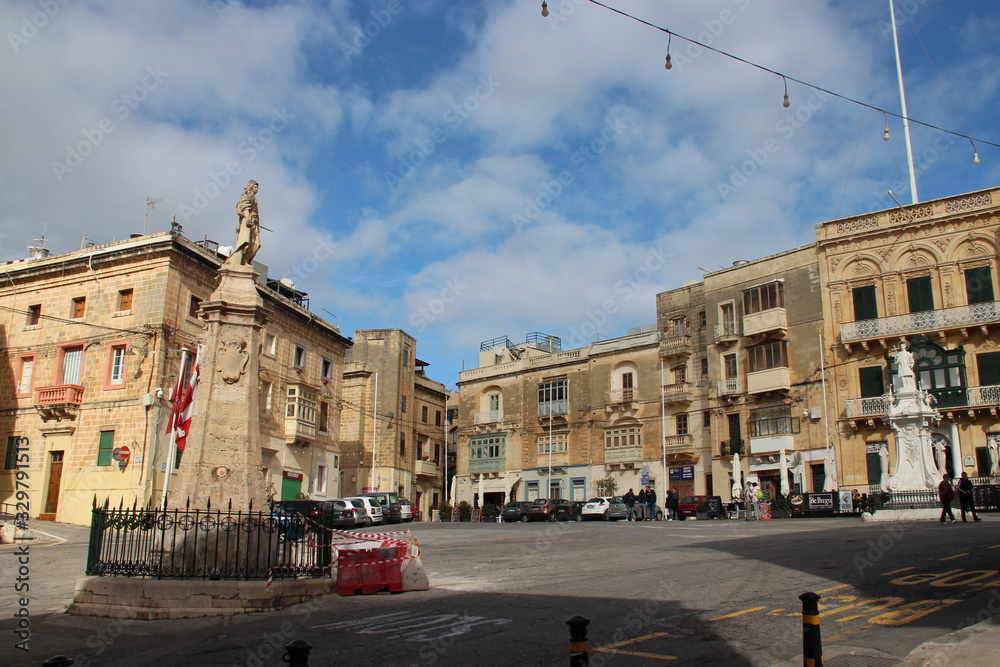 square and buildings in vittoriosa (malta) 