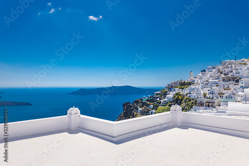 Fototapeta Naklejka Na Ścianę i Meble -  Summer vacation landscape. Beautiful view of famous romantic white town in Santorini Island, Greece