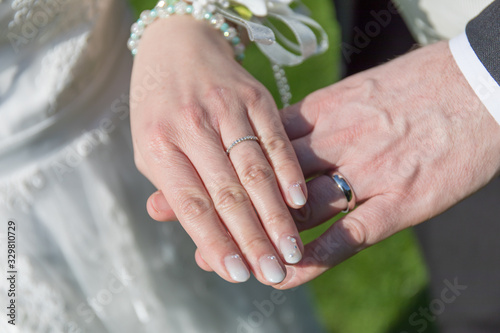 ring hands bride wedding