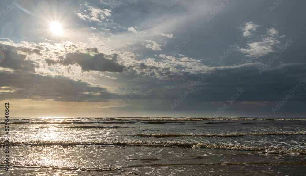 Obraz premium sunset over the sea