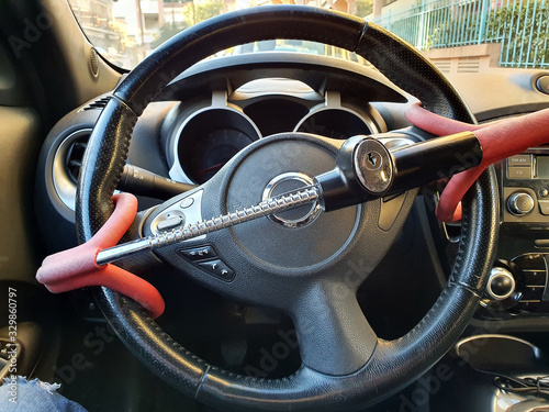 Anti-Theft Steering Wheel Lock - Close