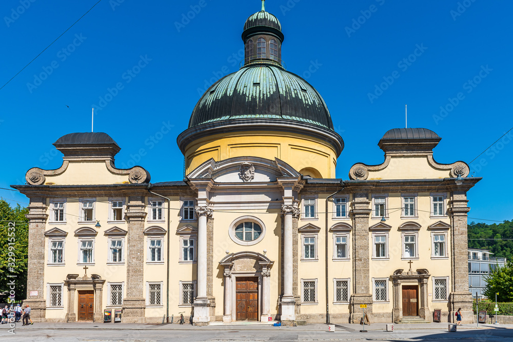 Fototapeta premium Kajetanerkirche in Salzburg
