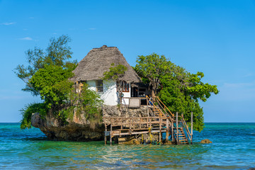 Fototapete Sansibar Felsenhaus bei Flut vor Sansibar  © OlegD