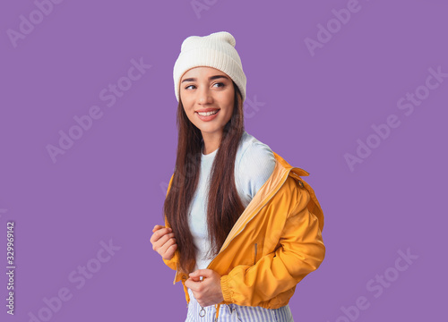 Stylish young woman in autu...