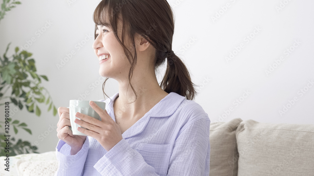 女性 起床 女性 起床