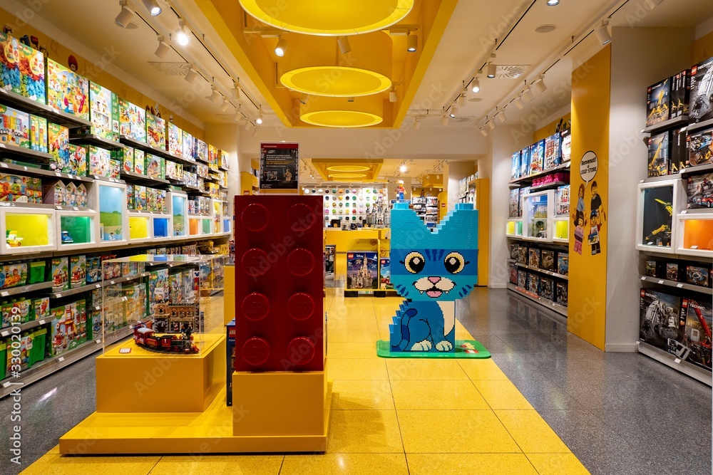 The empty LEGO store with a lot of toys and other boxes foto de Stock |  Adobe Stock