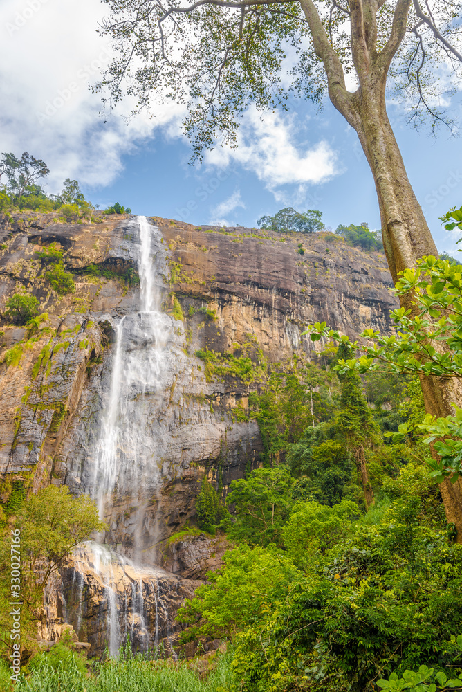 View at 220 m high Diyaluma Falls - second highest waterfall in Sri Lanka.