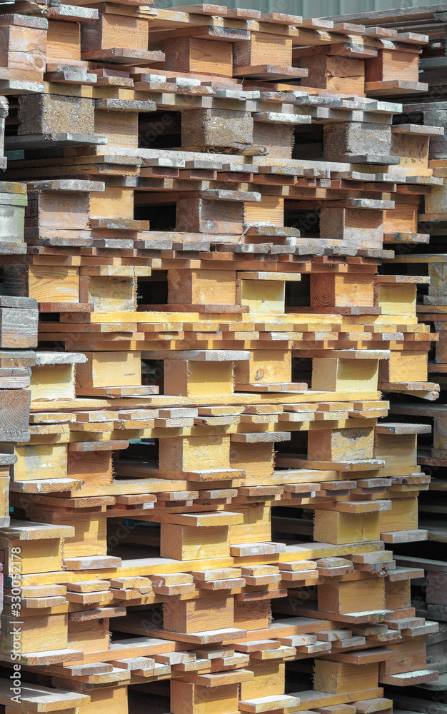 Fototapeta premium Dry wooden pallets background
