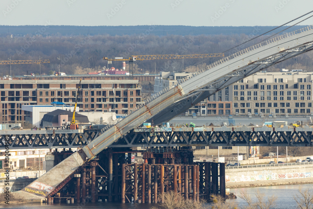 Construction of a bridge across the Dnieper in Kiev.