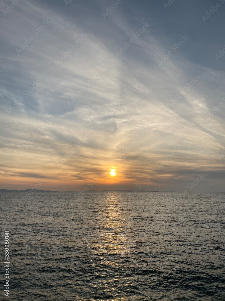 Obraz premium sunset over the sea
