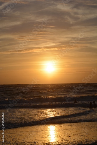 sea . sunset . summer . wave . reizen . travele © Ahmad