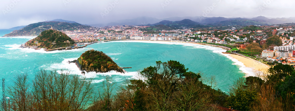 Fototapeta premium Panorama of San Sebastian bay from the top of Monte Igueldo in Basque Country, Spain
