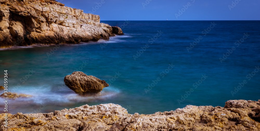 Bahia de palma de Mallorca con oleaje