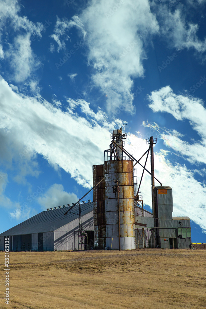 Obraz premium Texas Silo and Clouds