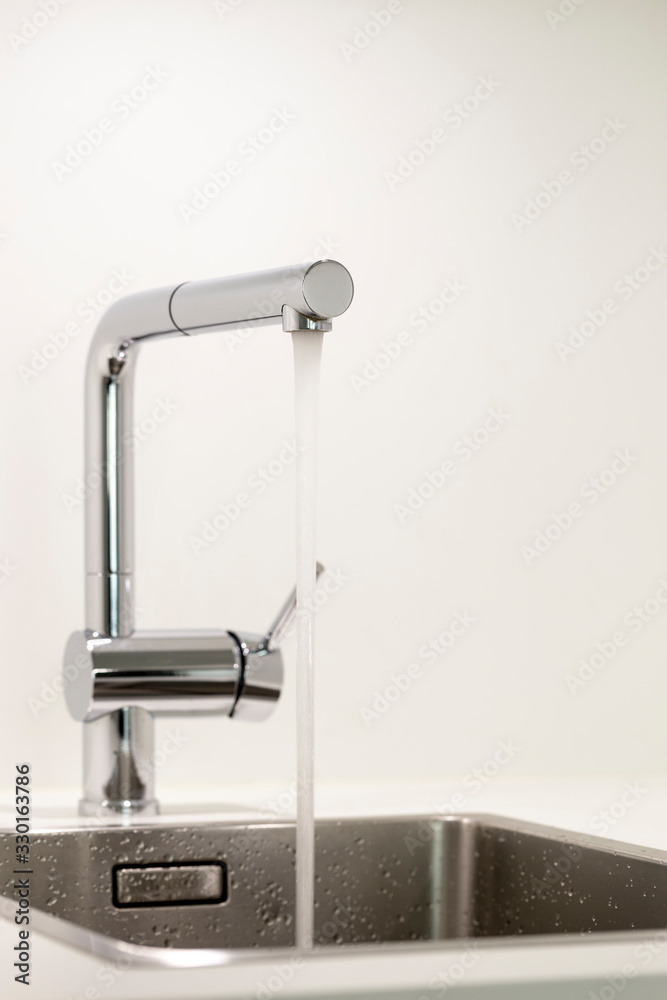 faucet with running water in modern kitchen faucet with running water in modern kitchen