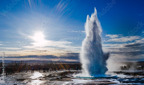 Tableau sur toile Geyser in sunny winter day in Iceland.