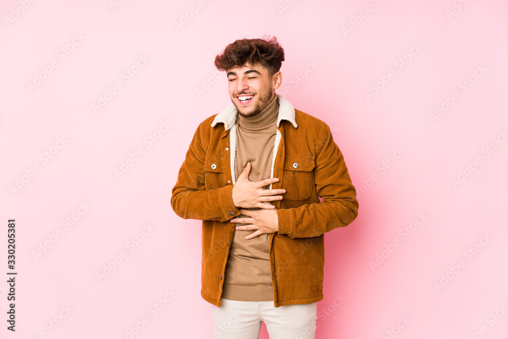 Young arabian man posing isolated <mixto > Young arabian man posing isolated <mixto >
