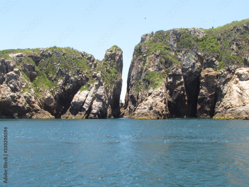 Our Lady's Slit - Southwest coast of Cabo Frio Island - Boat trip along the beaches of Arraial do Cabo