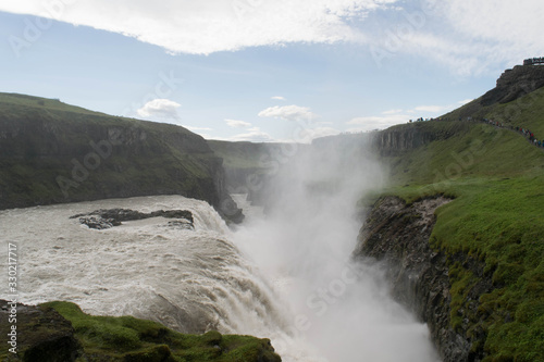 waterfall in iceland © jamalbrizki