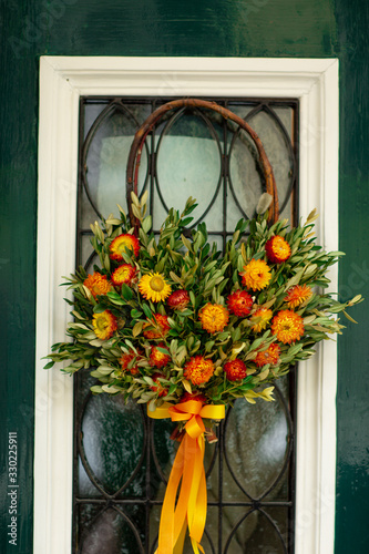 Fototapeta Naklejka Na Ścianę i Meble -  Rustic Heart floral garland