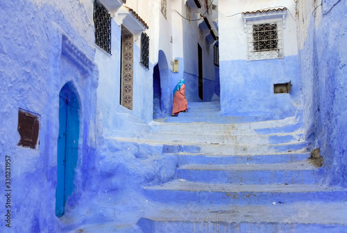 A street in Old town of Chefchaouen, Morocco © Boris Stroujko