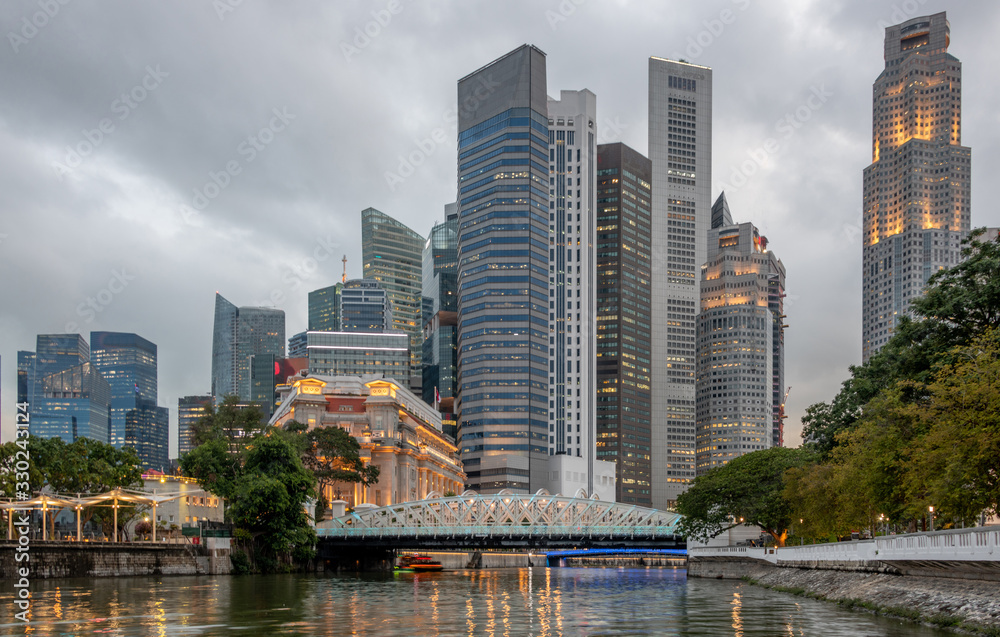 Fototapeta premium Singapore River and downtown financial district